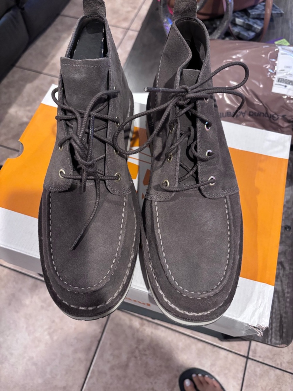 Timberland Men's Gray Suede  Lace-Up Chukka Boots NWT